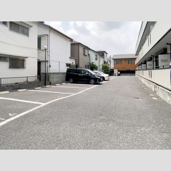 駐車場 (駐車場)