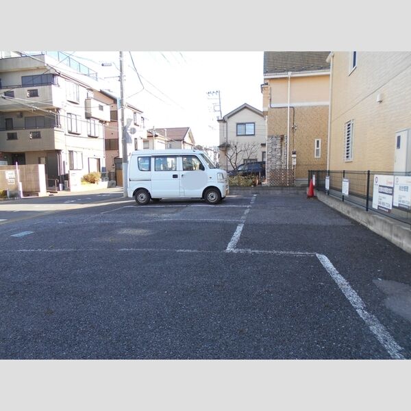 駐車場 (駐車場)
