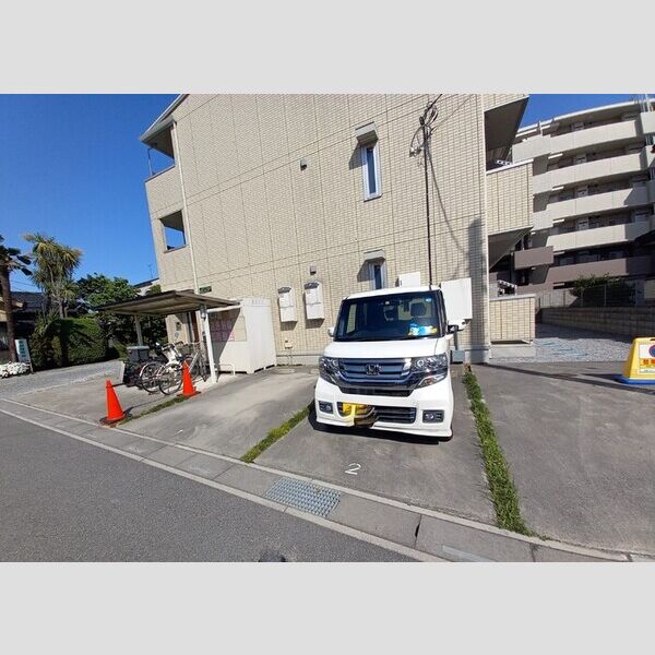 駐車場 (駐車場)