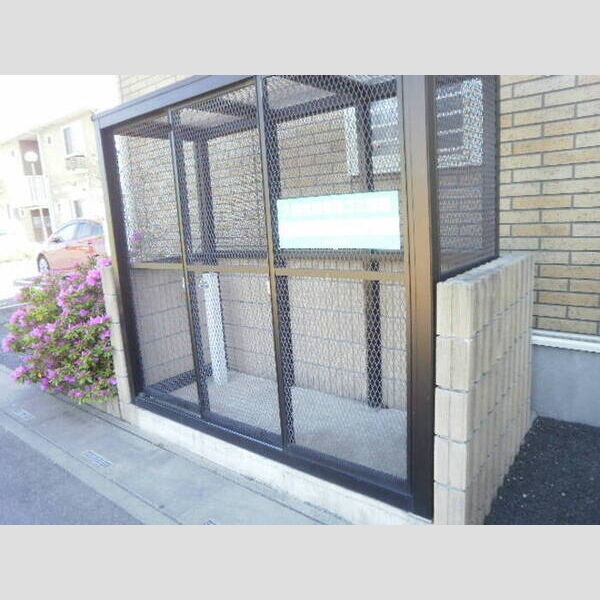 現地周辺 (ゴミストッカー)