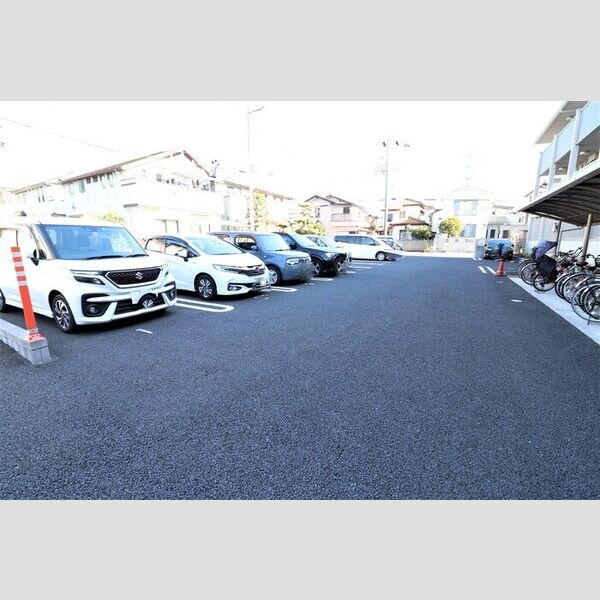 駐車場 (駐車場)