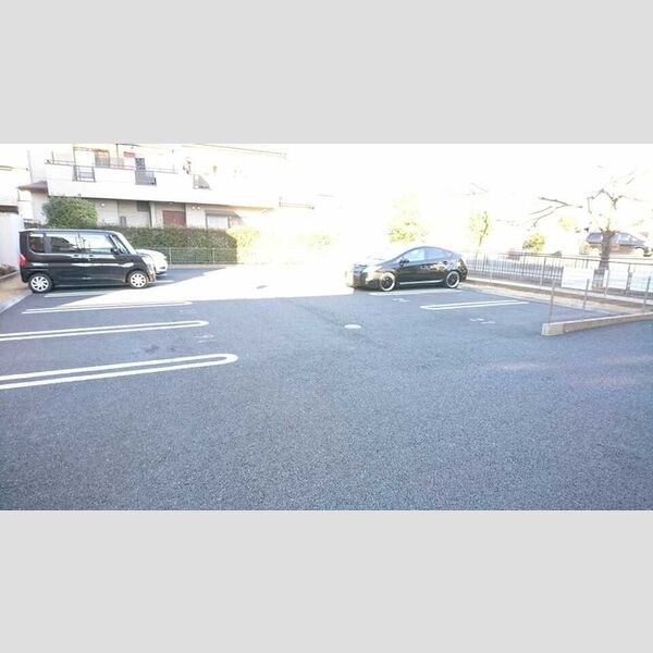 駐車場 (駐車場)