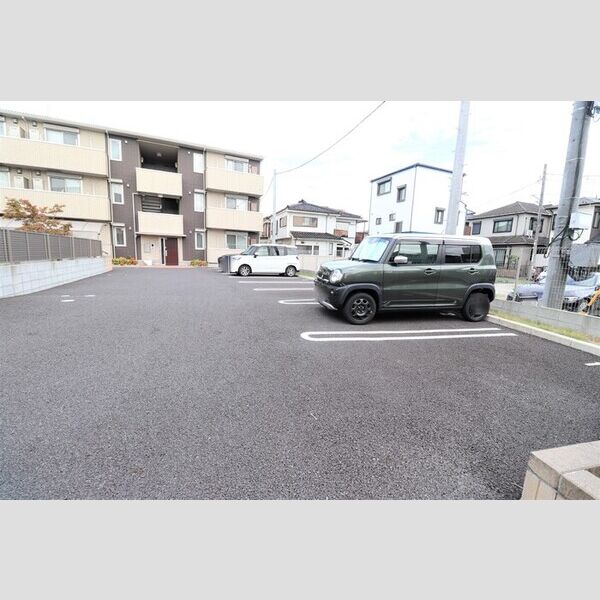 駐車場 (駐車場)