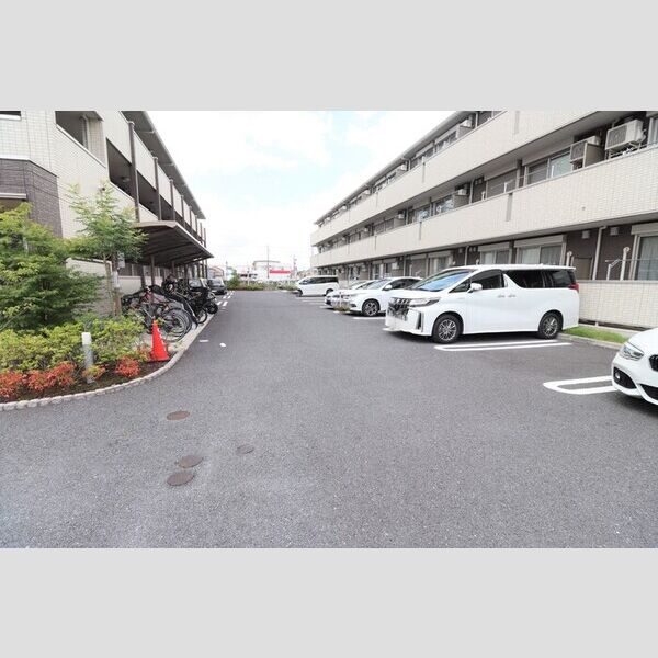 駐車場 (駐車場)