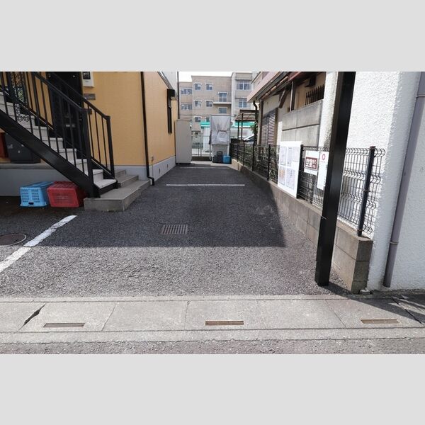 駐車場 (駐車場)