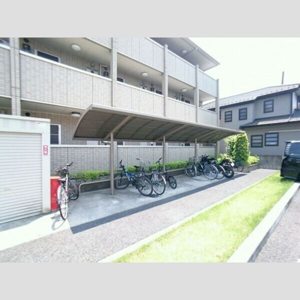 現地周辺 (駐輪場)