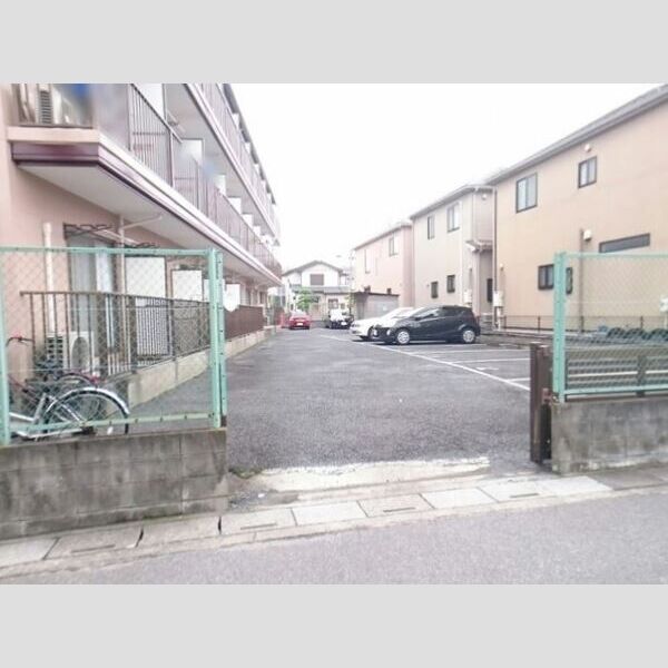 駐車場 (駐車場)