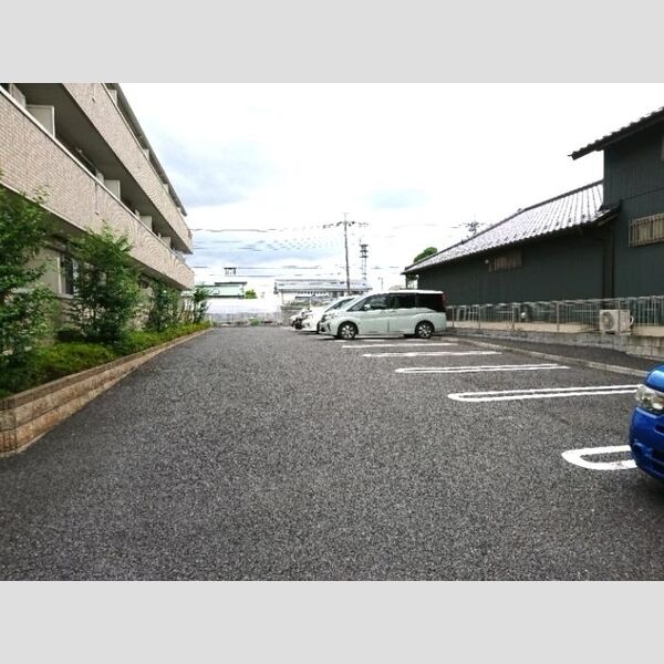 駐車場 (駐車場)