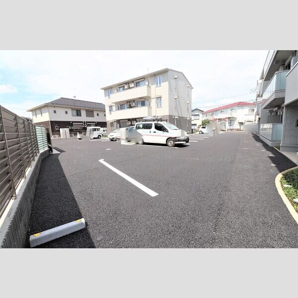 駐車場 (駐車場)