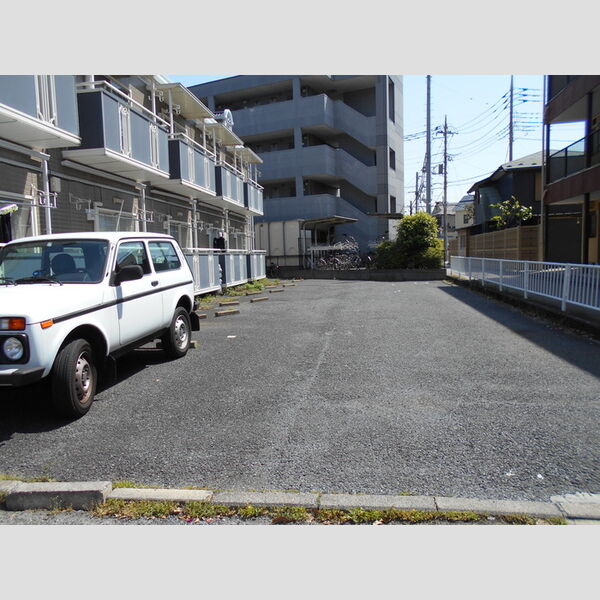 駐車場 (駐車場)