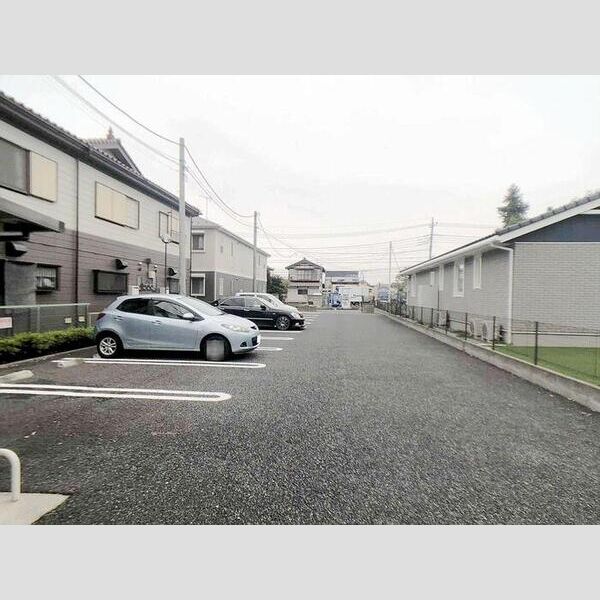駐車場 (駐車場)