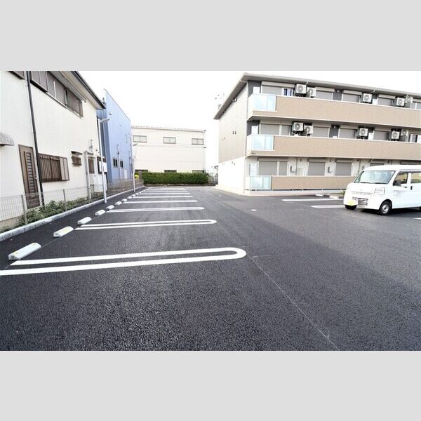 駐車場 (駐車場)
