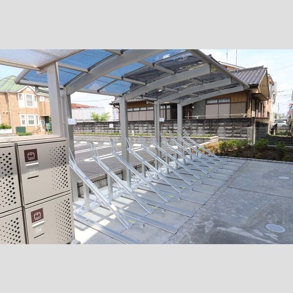 現地周辺 (駐輪場)