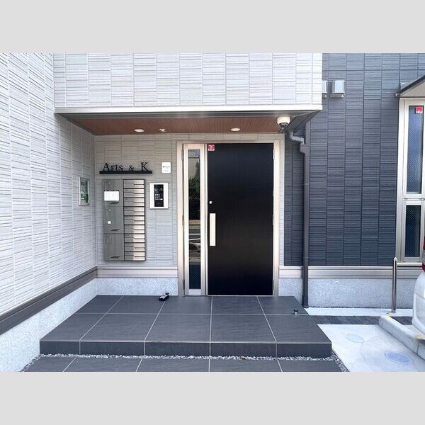 エントランス (エントランス)