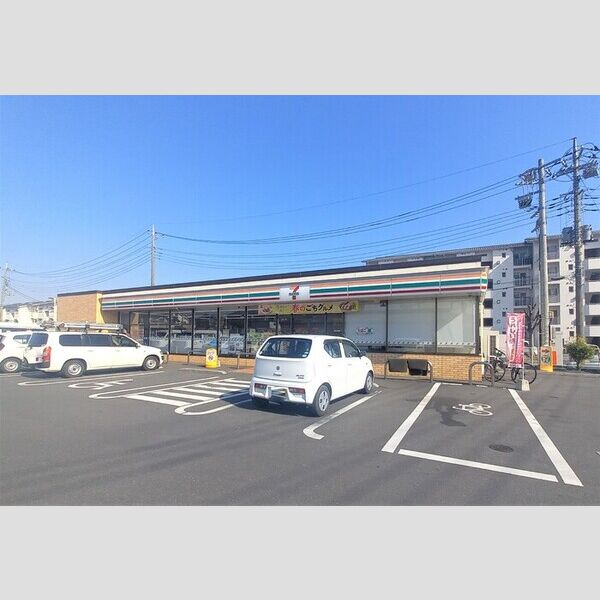 現地周辺 (セブンイレブン越谷間久里団地前店 655m)