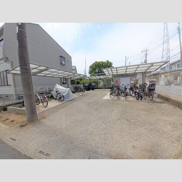 現地周辺 (駐輪場)