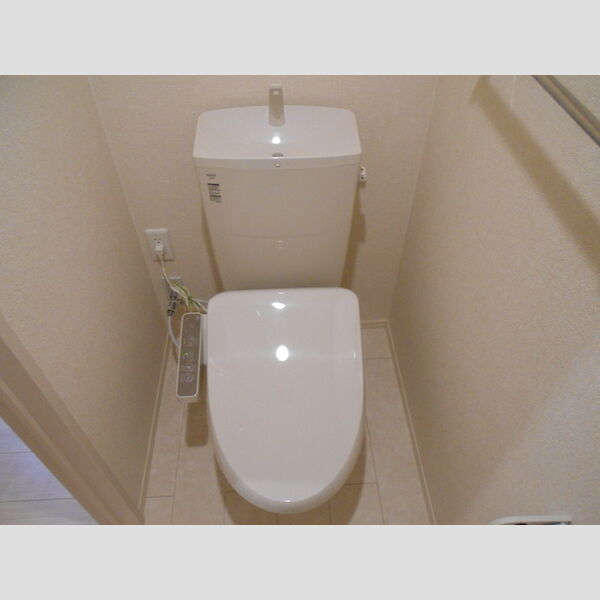 トイレ (温水洗浄暖房便座トイレ)