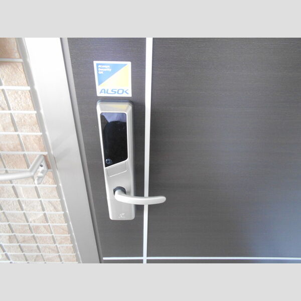その他設備 (ICカード機能付き玄関扉)