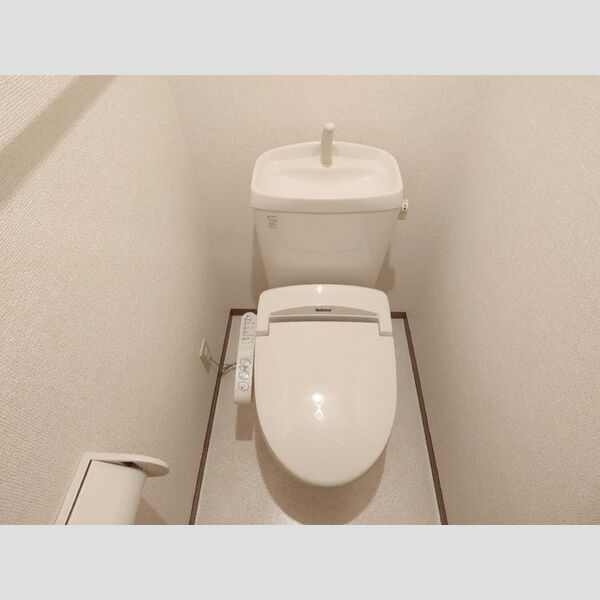 トイレ (温水洗浄暖房便座トイレ)