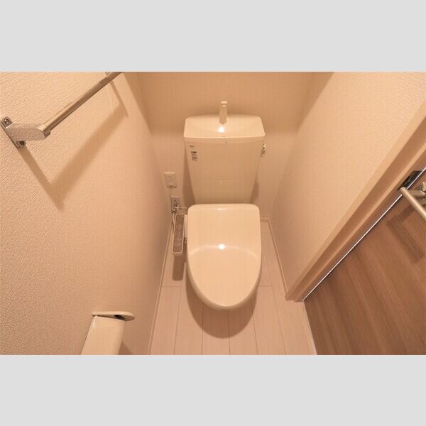 トイレ (温水洗浄暖房便座トイレ)