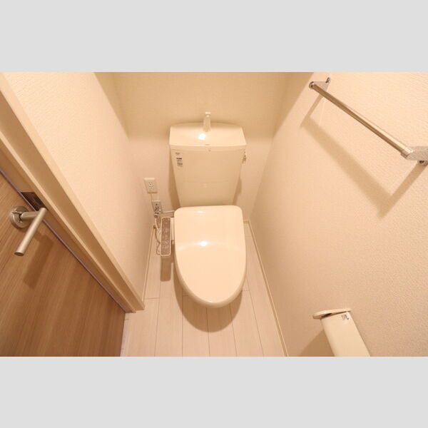 トイレ (温水洗浄暖房便座)