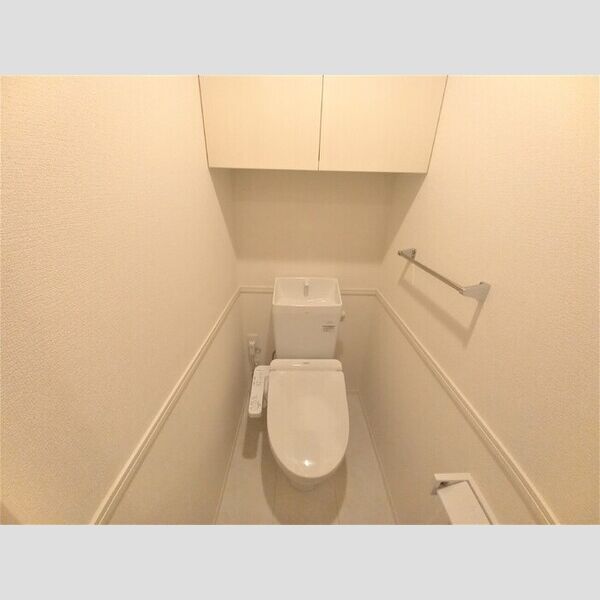 トイレ (温水洗浄暖房便座トイレ)