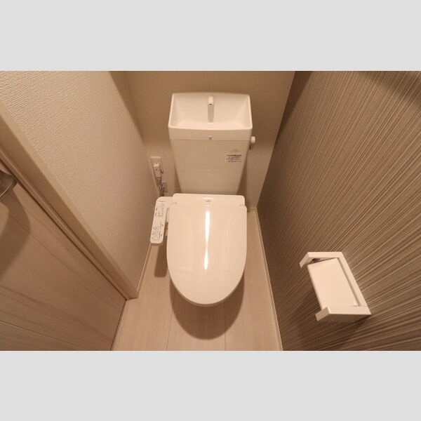 トイレ (温水洗浄暖房便座)