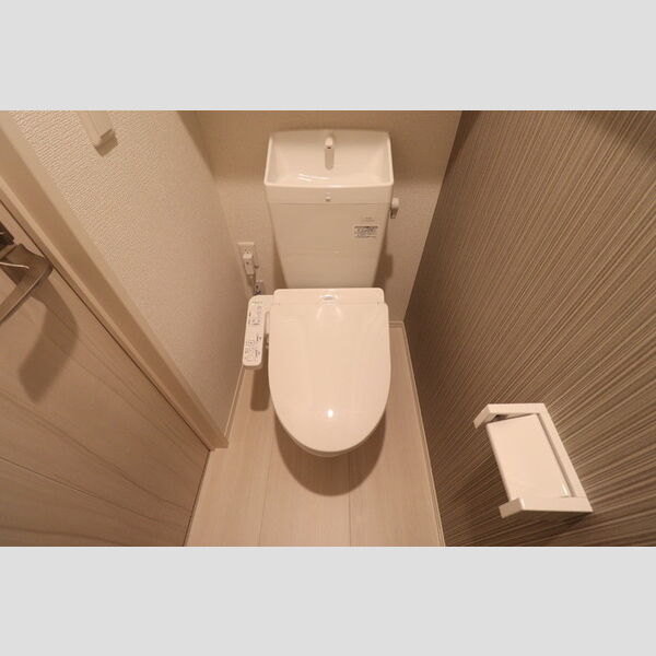 トイレ (温水洗浄暖房便座)