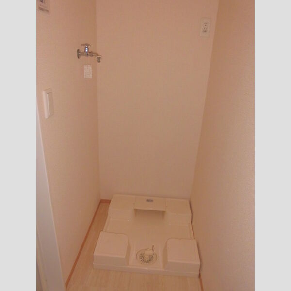 その他 (洗濯機置き場)