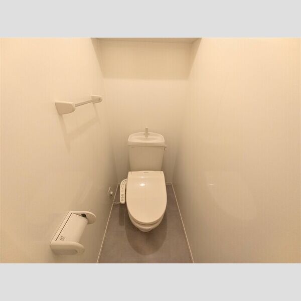 トイレ (温水洗浄暖房便座トイレ)