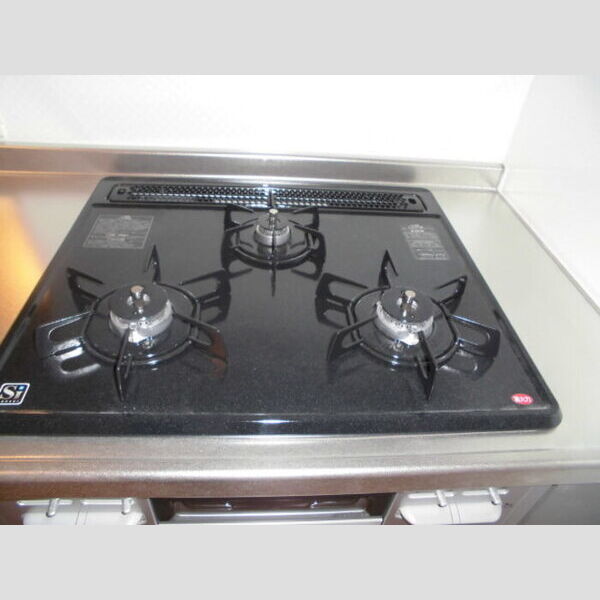 キッチン (3口コンロ)