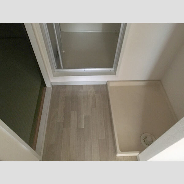 その他 (洗濯機置き場)