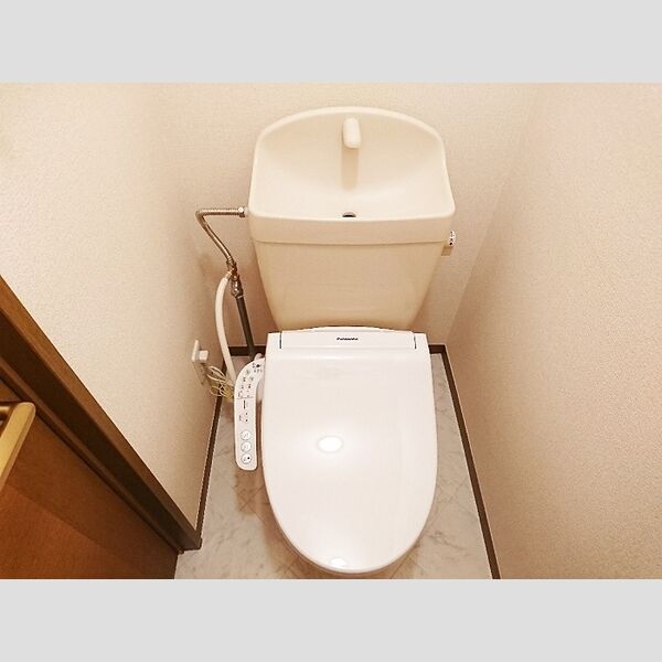 トイレ (温水洗浄暖房便座トイレ)