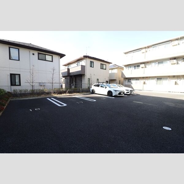 駐車場 (駐車場)