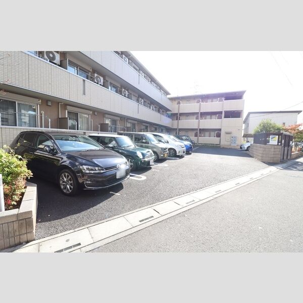 駐車場 (駐車場)