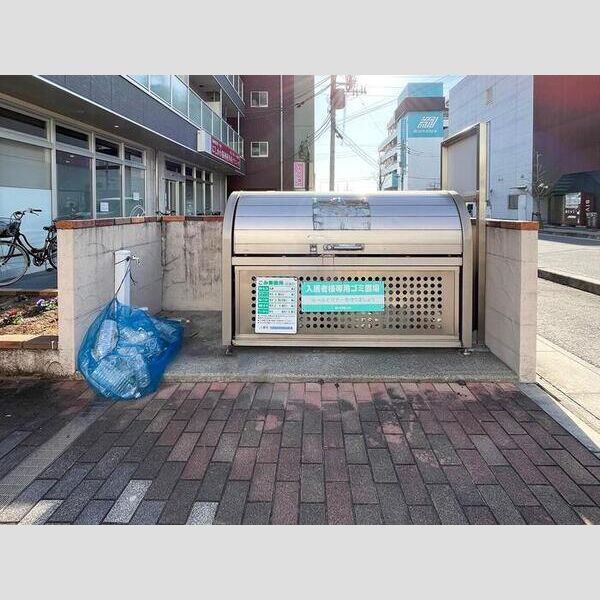 現地周辺 (ゴミ置き場)