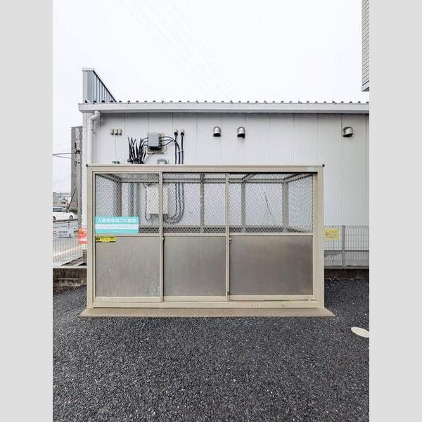 現地周辺 (ゴミ置き場)