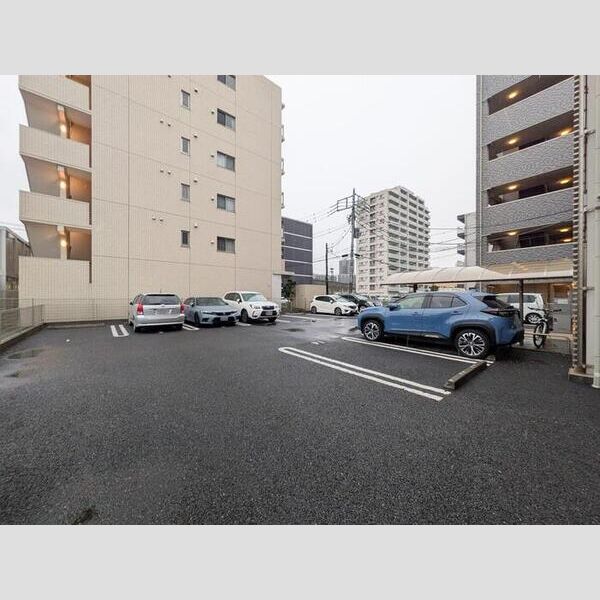 駐車場 (駐車場)