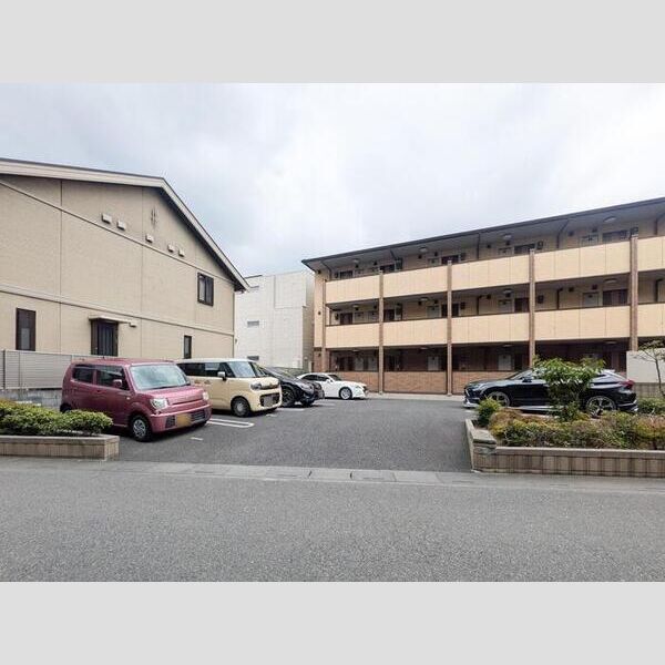 駐車場 (駐車場)