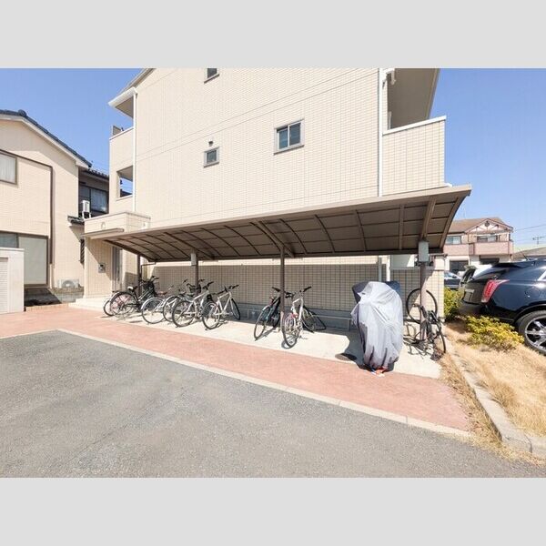 現地周辺 (駐輪場)