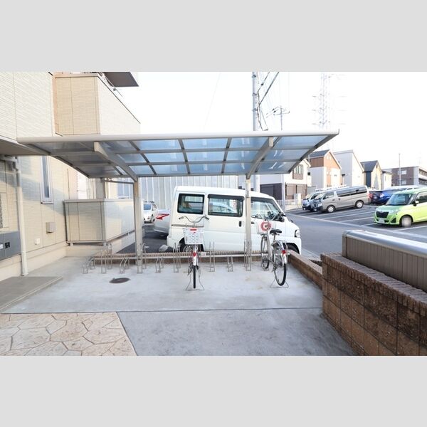現地周辺 (駐輪場②)