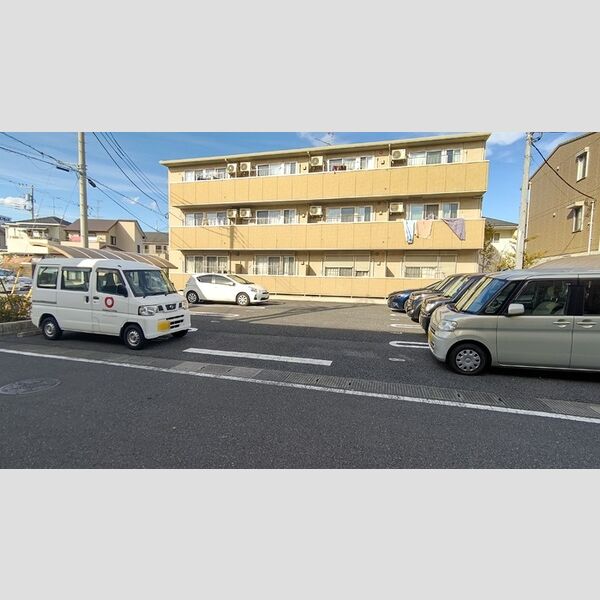 駐車場 (駐車場)