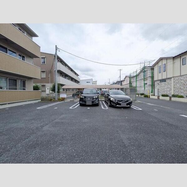 駐車場 (駐車場)
