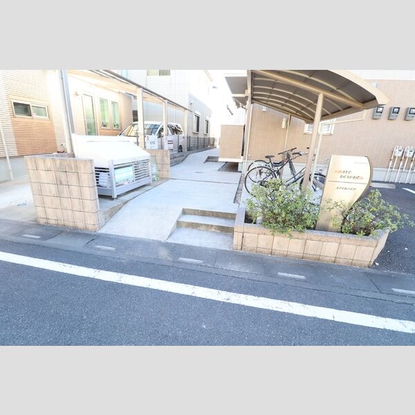 エントランス (エントランス)