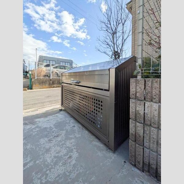 現地周辺 (ゴミ置き場)