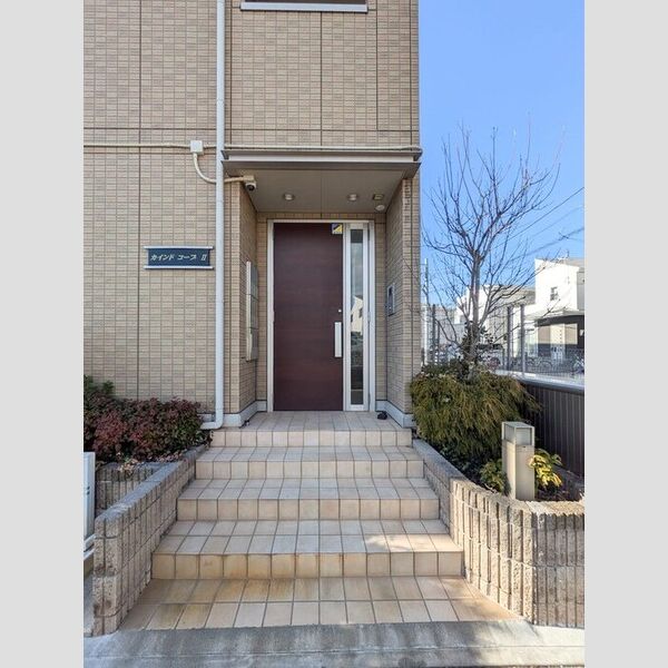 エントランス (エントランス)