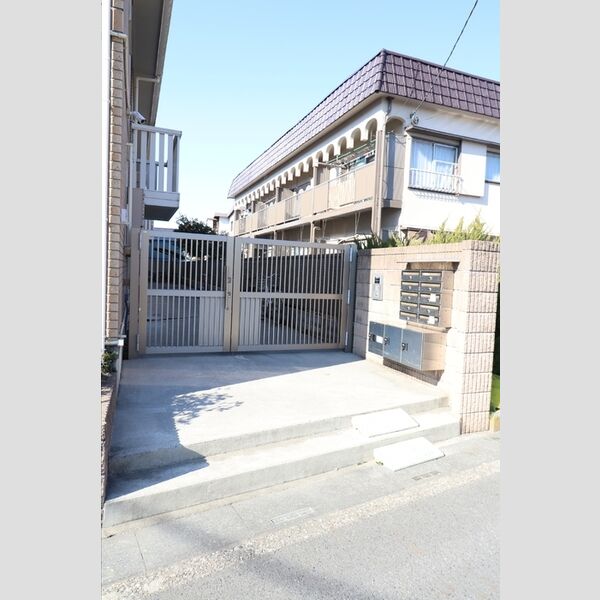 エントランス (エントランス)