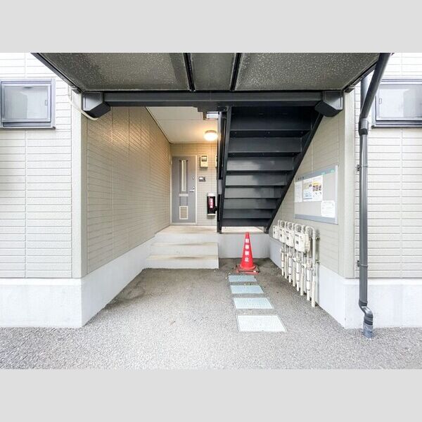 エントランス (エントランス)