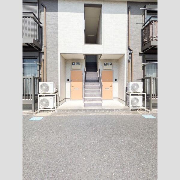 エントランス (エントランス)