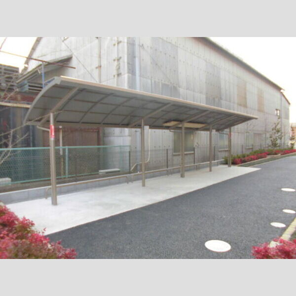 現地周辺 (駐輪場)